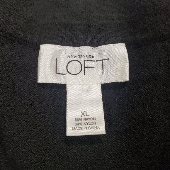 Ann Taylor LOFT Top. - Picture 8 of 13